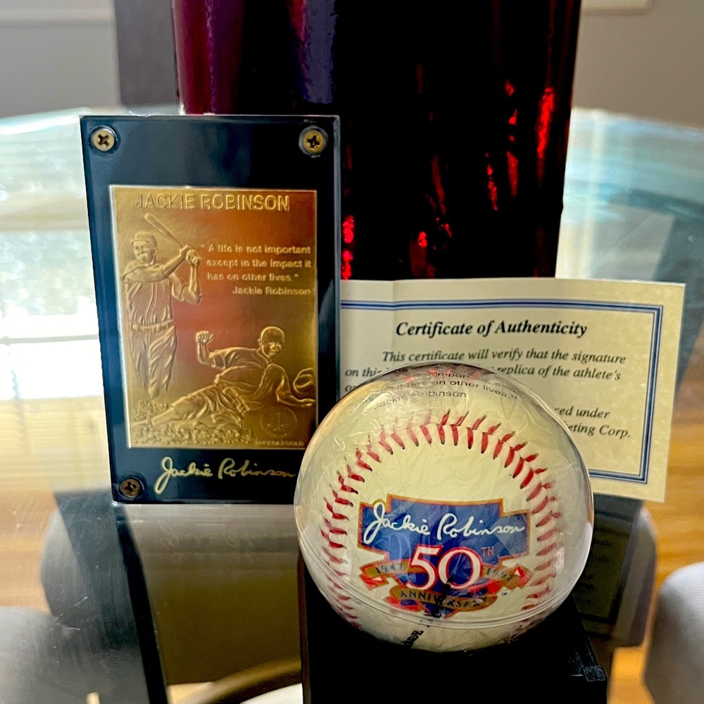 Authenticated baseballs, baseball cards from the 70s and 80s Michael Jordan